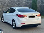 Hyundai Elantra-11
