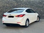 Hyundai Elantra-12