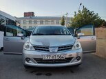 Nissan Tiida-10