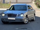 Mercedes E 240-1