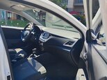 Hyundai Accent-12
