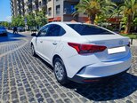 Hyundai Accent-4