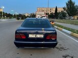 Mercedes E 240-2