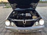 Mercedes E 220-17