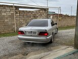 Mercedes E 200-11