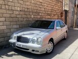 Mercedes E 200-1