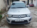 Mitsubishi L200-2