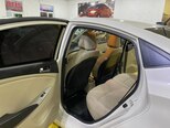 Hyundai Accent-12