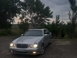 Mercedes E 220-3