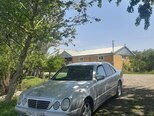 Mercedes E 220-4