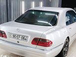 Mercedes E 300-7