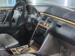 Mercedes E 300-13