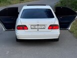 Mercedes E 240-5