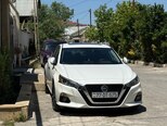 Nissan Altima-1