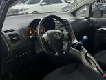 Toyota Auris-10