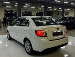 Kia Rio-5