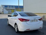 Hyundai Elantra-3