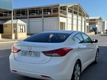 Hyundai Elantra-5