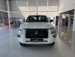 Mitsubishi L200-1