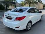 Hyundai Accent-4