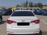 Hyundai Sonata-4