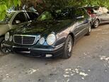 Mercedes E 270-1