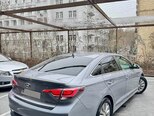 Hyundai Sonata-5