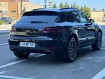 Porsche Macan-4