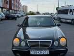 Mercedes E 240-1