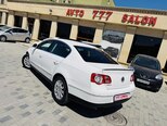 Volkswagen Passat-8