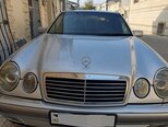 Mercedes E 290-1