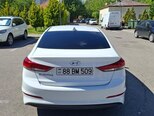 Hyundai Elantra-11