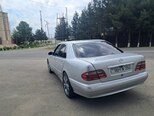 Mercedes E 240-6