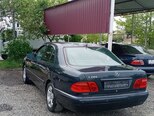 Mercedes E 240-5