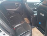 Hyundai Elantra-6