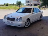 Mercedes E 220-1
