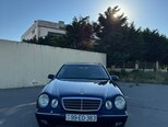 Mercedes E 240-1