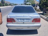 Mercedes E 300-2