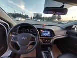 Hyundai Elantra-12