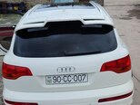 Audi Q7-5
