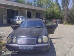 Mercedes E 230-1
