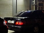 Mercedes E 320-8