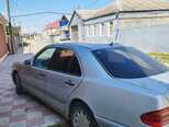 Mercedes E 280 4MATIC-2