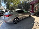 Hyundai Elantra-6
