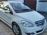 Mercedes B 180-2