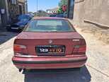 BMW 318-8
