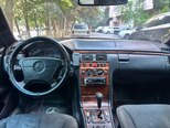 Mercedes E 240-2