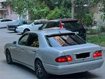 Mercedes E 240-4