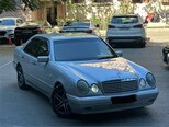 Mercedes E 240-1