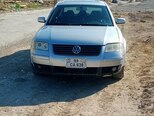 Volkswagen Passat-1